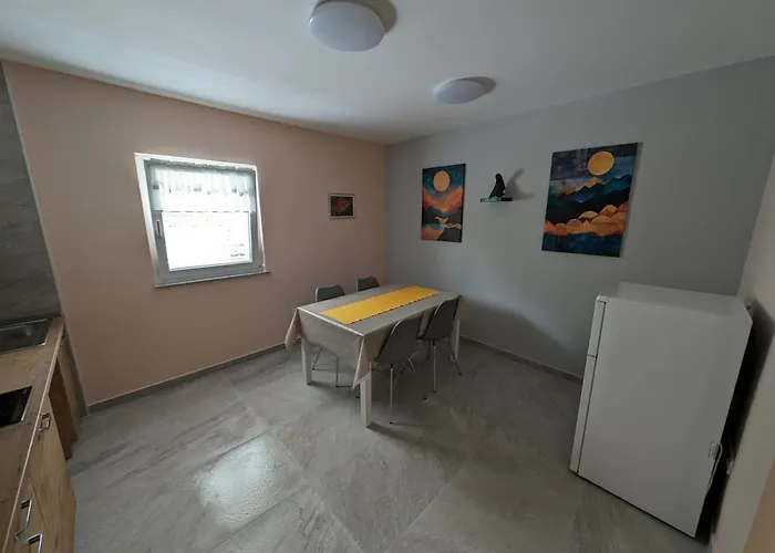 Apartments Klenovica Jadranka Cacic
